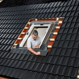 VELUX Fensterschürze BFX 1000 für Unterspannbahn oder Unterdeckbahn mit Rinne, mit verschweißten Ecken