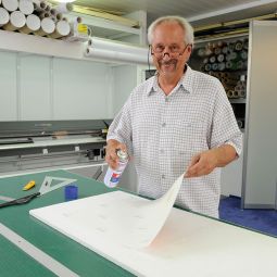 tesa Sprühkleber Permanent 7