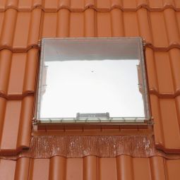 BRAAS Ausstiegsfenster Luminex braun Universal-Lichtkuppel 3