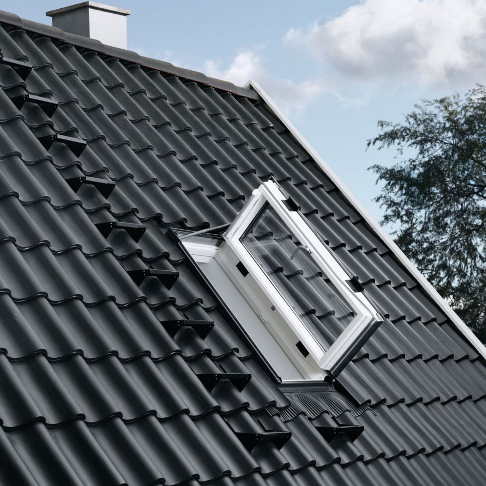 Fenêtre de toit/sortie de secours VELUX GXU 0070 PVC THERMO günstig