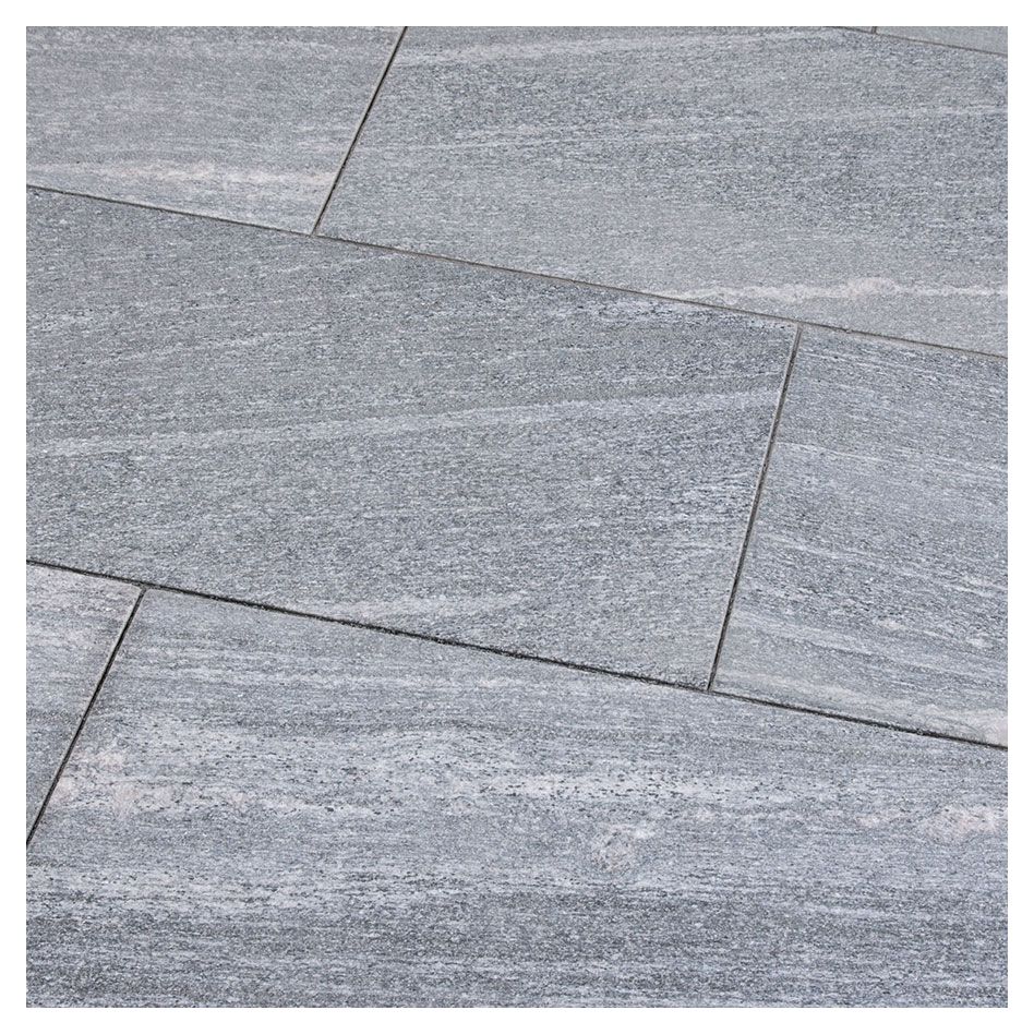 Seltra Natursteine Terrassenplatten BIASCA satiniert Gneis silbergrau-liniert günstig