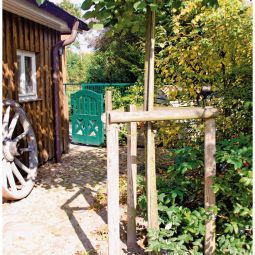 T&J Baumpfahl Zaunpfosten Baumpfahl aus Kiefer/Fichte, kesseldruckimprägniert, zylindrisch gefräst, gefast & gespitzt – in 6, 8 & 10 cm Ø bis 300 cm Länge