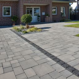 KANN Pflastersteine Germania antik grau-anthrazit-nuanciert Wilder Verband Gealterte Oberfläche, Rutschhemmend - Klasse R13, Frost- und Tausalzwiderstandsfähig, 8 cm Dicke