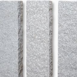 Seltra Natursteine Palisaden multi BRAVO RUSTIQUE Granit edelgrau Herkunft China allseits gespalten & überspitzt, verschiedene Größen