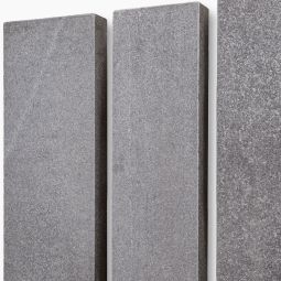 Seltra Natursteine Palisaden multi GALA EXACTA NEW Granit anthrazit Herkunft Vietnam allseits gesägt & geflammt, Kanten gefast, verschiedene Größen