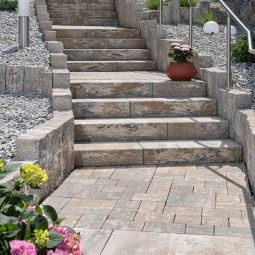 KANN Blockstufe Via Leano muschelkalk-nuanciert verschiedene Ausführungen