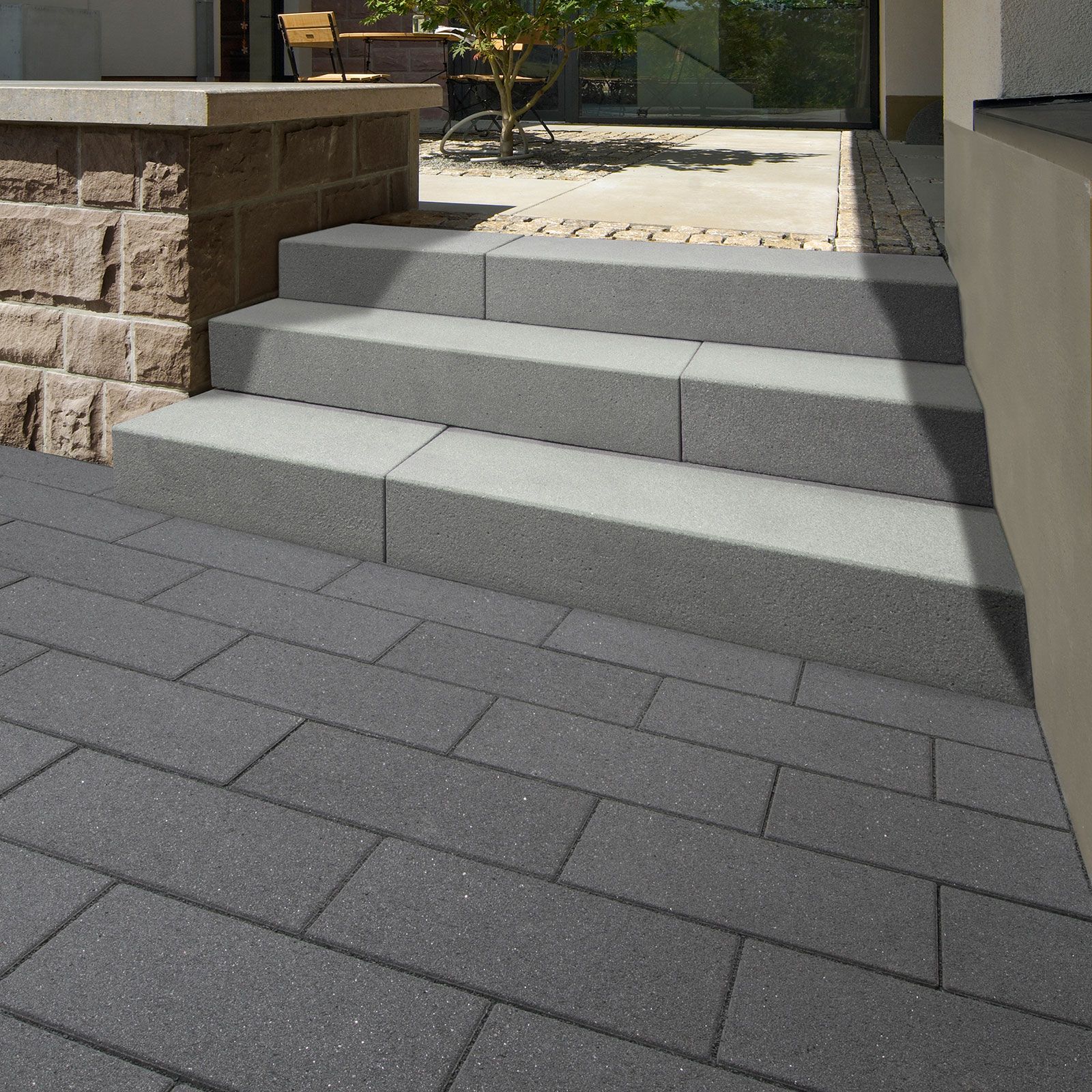 Lippert Components 3-stufige Eckstufe Für Wohnmobile - 2,1m Schwarz Mit Rutschfester Oberfläche