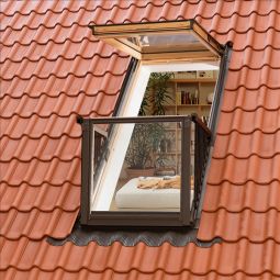 VELUX GDL Cabrio Holz/Kiefer ENERGIE PLUS Dachfenster 3-fach Niedrig-Energie-Verglasung