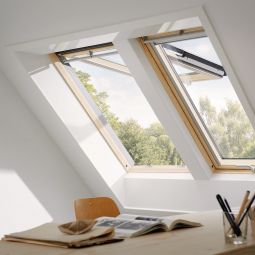 VELUX Dachfenster GPL 3069 Klapp-Schwing-Fenster Holz klar lack ENERGIE Hitzeschutz 3-fach Verglasung, großer Öffnungswinkel