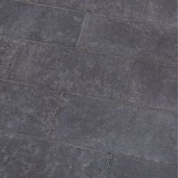 Seltra Natursteine Pflasterplatten SANOKU® ELEGANCE Basalt anthrazit-schwarz allseits gesägt, geflammt & satiniert, Kanten gefast, verschiedene Größen