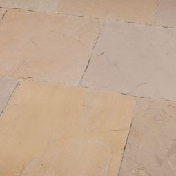 Seltra Natursteine Terrassenplatten MANDRA EXTRA satiniert Sandstein gelb-hellbeige Oberfläche spaltrau, getrommelt & gebürstet, verschiedene Größen