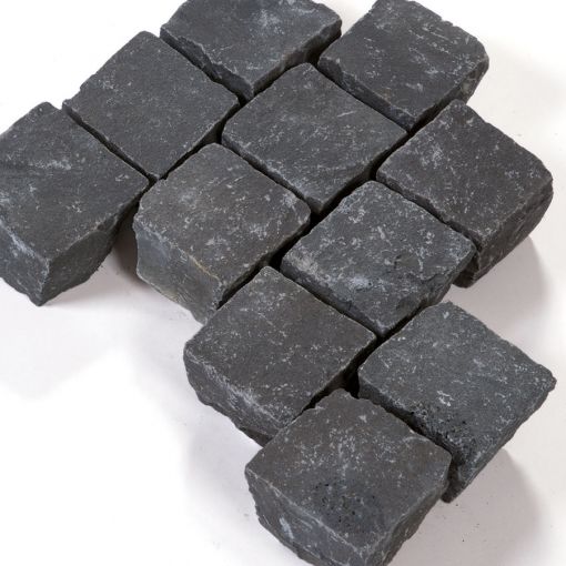 Seltra Natursteine Pflastersteine SANOKU® Basalt 2