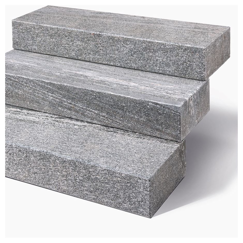 Seltra Natursteine Blockstufe BIASCA EXACTA satiniert Gneis silbergrau