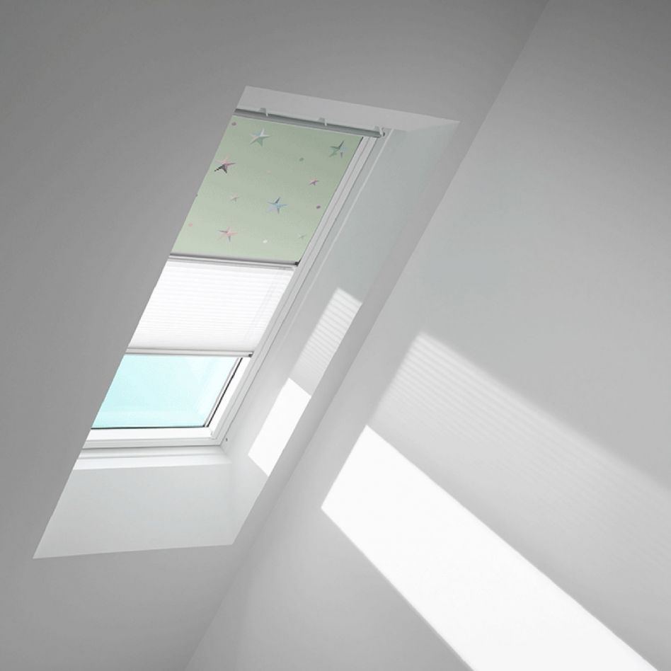 VELUX Verdunkelungsrollo Duo DFD Kids Grüne Sterne 4661, SK10, GGU,Manuell,VELUX,weiße Schiene Image